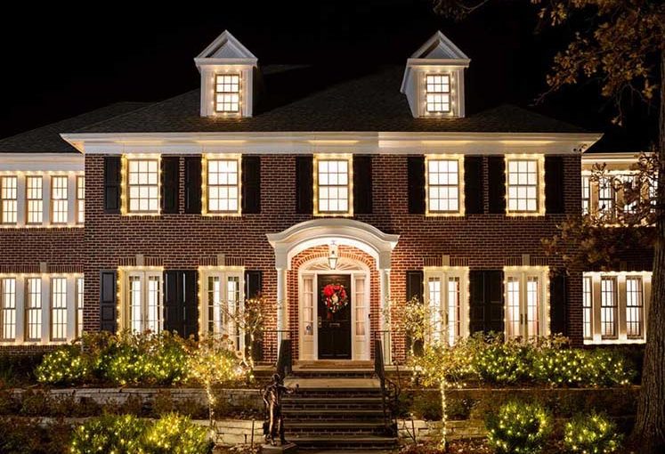 BOOK A STAY AT THE ‘HOME ALONE’ HOUSE THIS HOLIDAY SEASON!